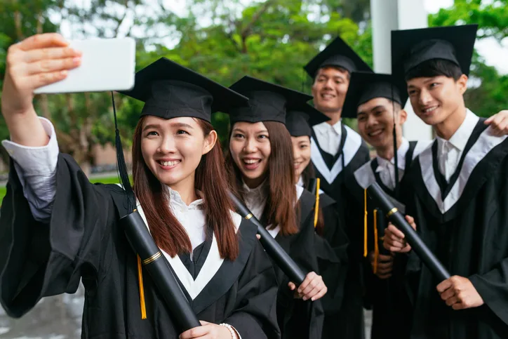 2024年加拿大留学政策大幅调整